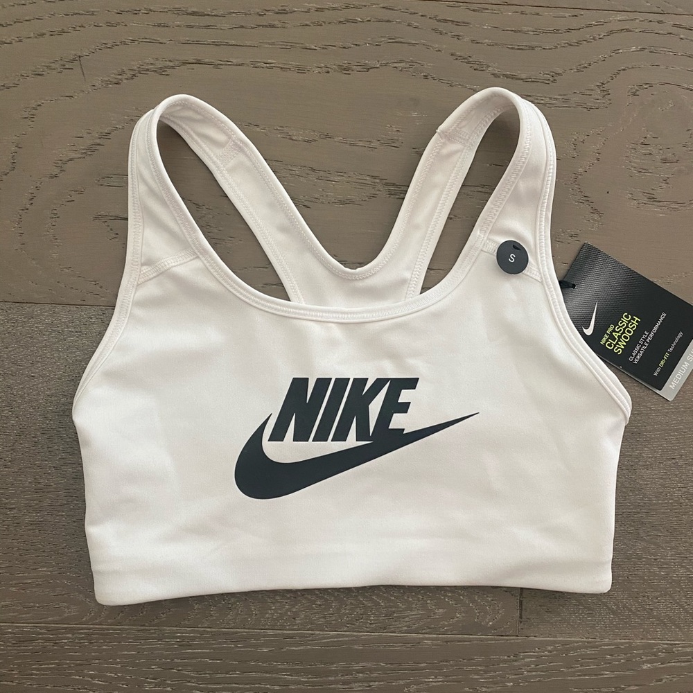 NWT Nike sports bra
